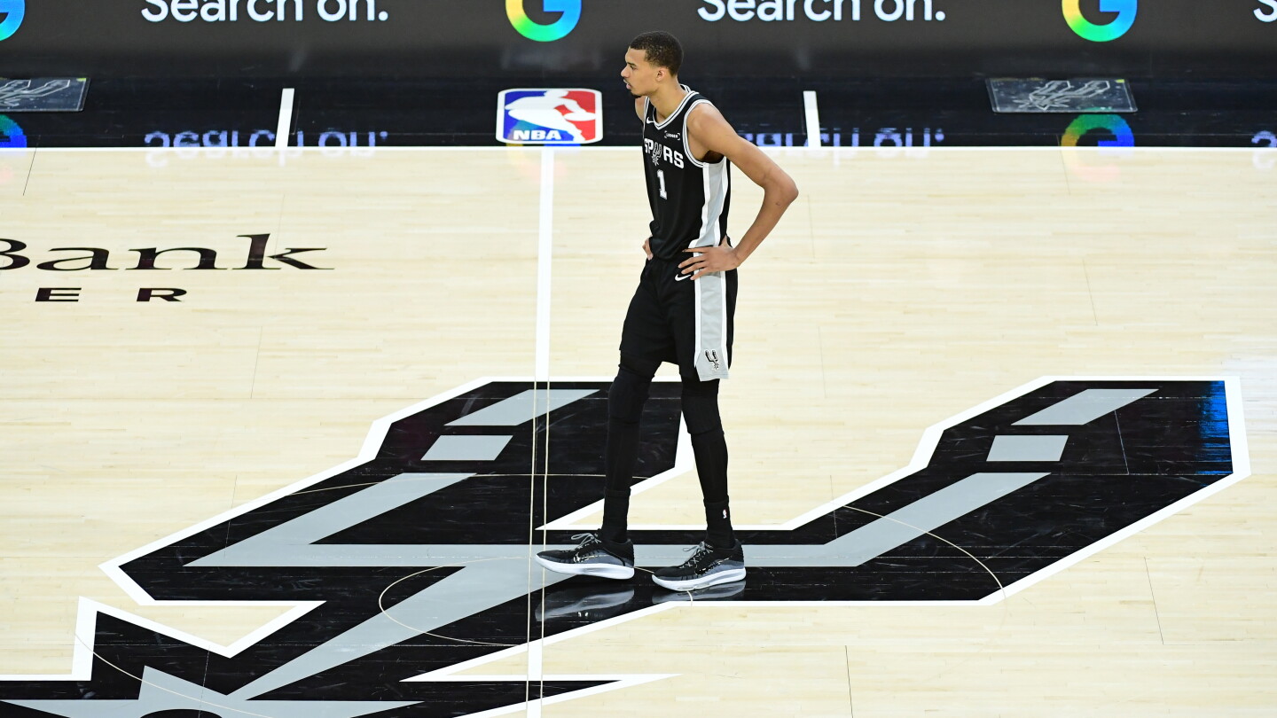Oklahoma City Thunder vs. San Antonio Spurs Game 4 Preview: Gilgeous-Alexander controls this series